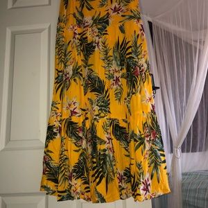 Long skirt fashionova (never worn brand new)